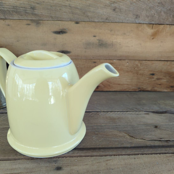Vintage 1940s Mid-Century Hall China Teapot with Original Embossed Brass Cozy - Picture 8 of 11
